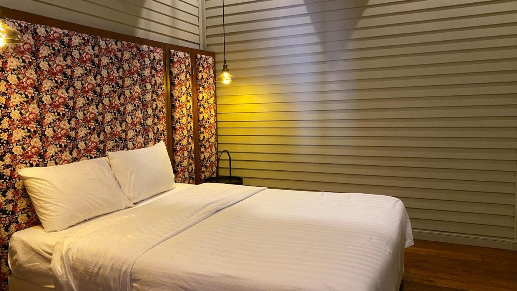 Azure Hostel Bangkok Buitenkant foto