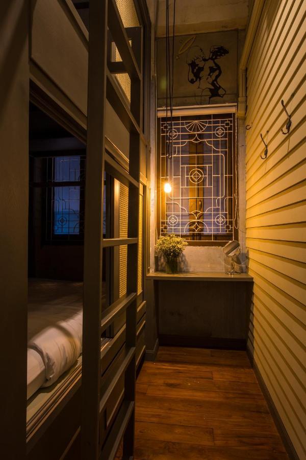 Azure Hostel Bangkok Buitenkant foto